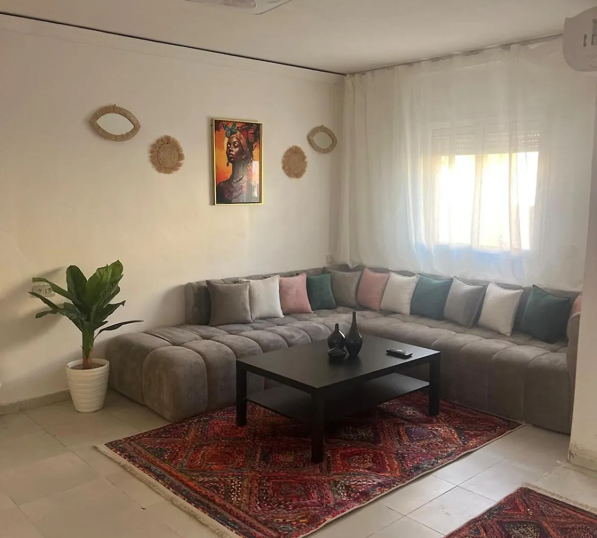 Au Coeur De La Ville Ocre ile iletişim